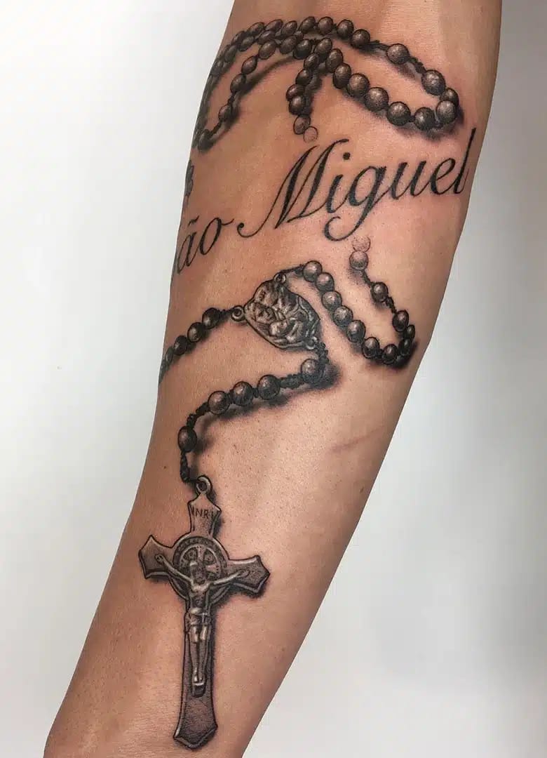 Tatuagem realista de Gian Silva 22